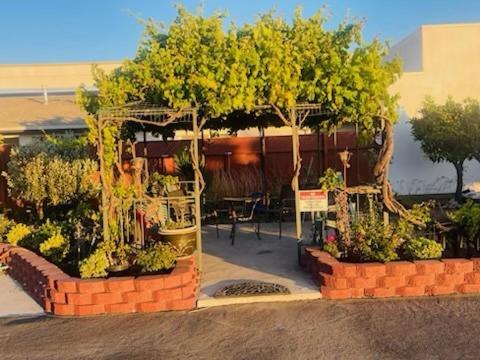Travel Inn Greenfield 外观 照片